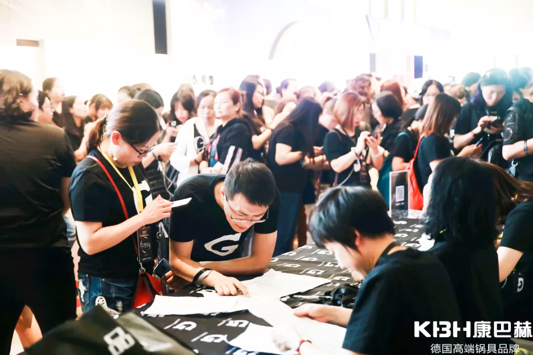 2019康巴赫新品發(fā)布會(huì)——第三代316醫(yī)用級(jí)不銹鋼炒鍋