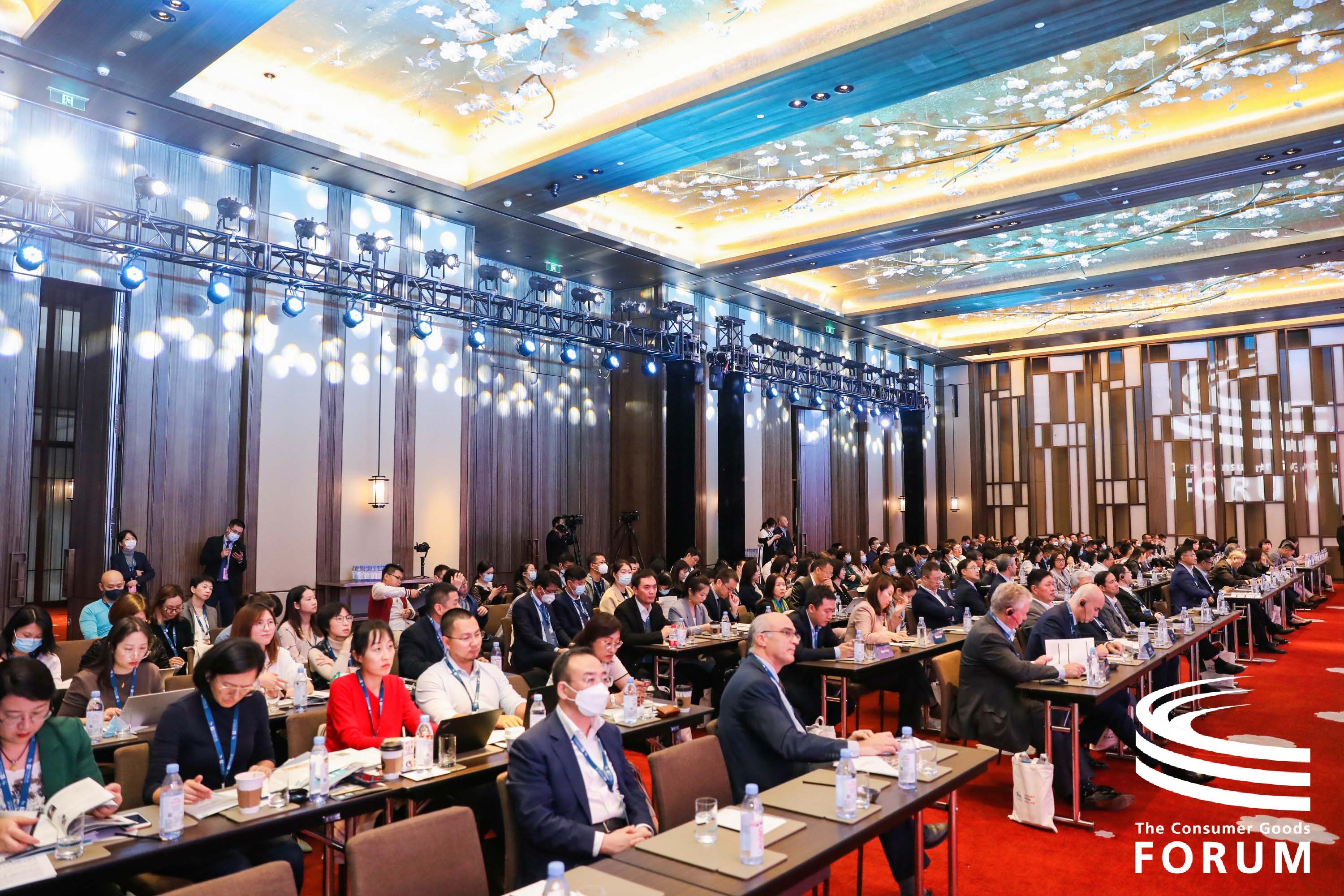 ���M(f��i)ƷՓ���Ї��լF(xi��n)��(ch��ng)���e