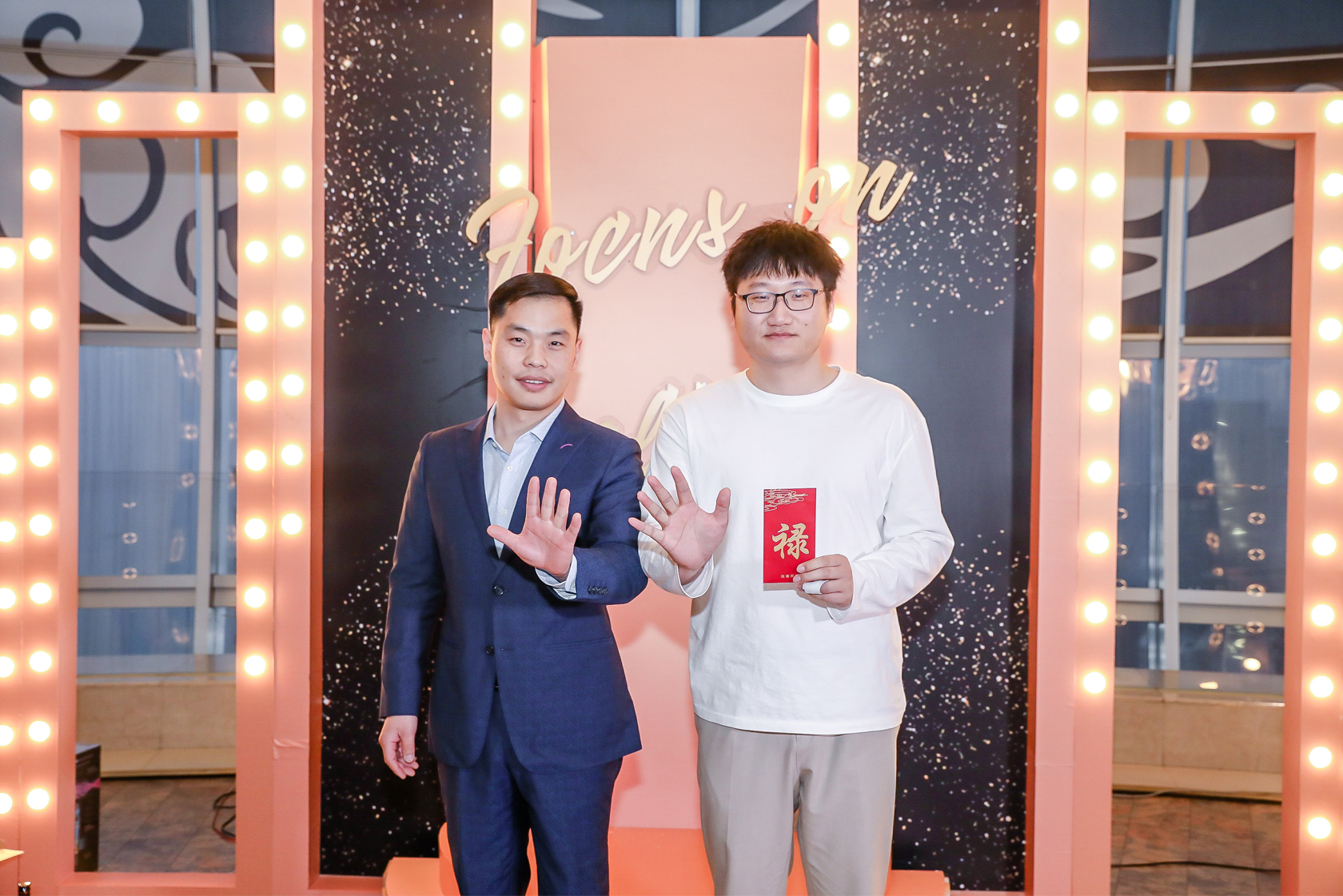 ���򵹵�һ����꠴����I(l��ng)��