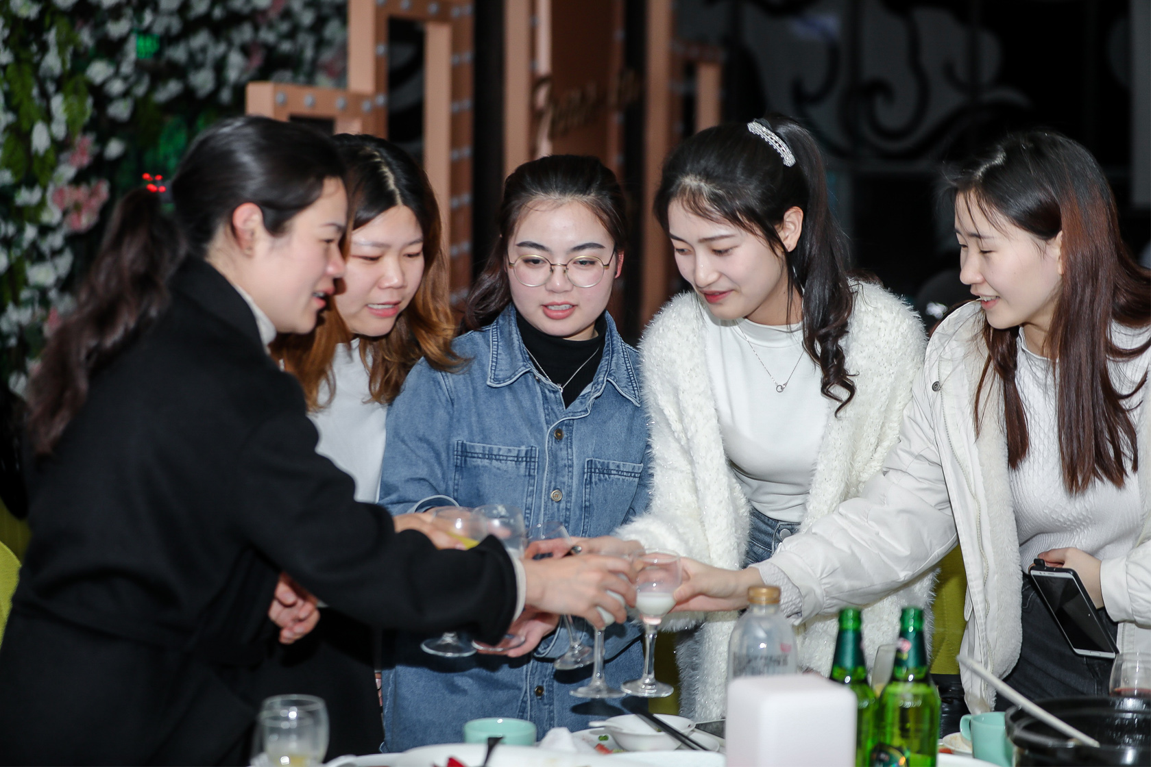 ���ˋDŮ��(ji��)Ů��ͬ���Ⱦƹ�ף