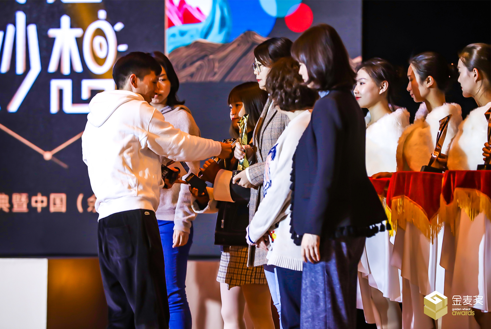 ���e�ͶY�xС�����_��������@��?w��)��C�l(f��)�s�u