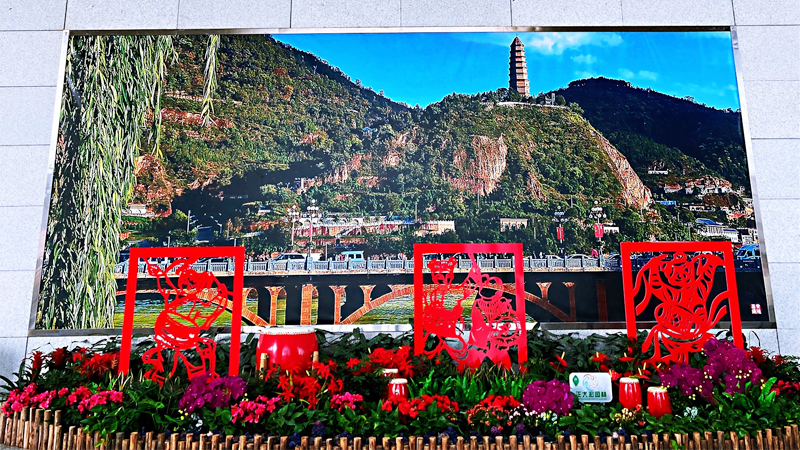 ����ʥ���Ӱ������O�����@�tɫ�Ļ����Ї����������^��