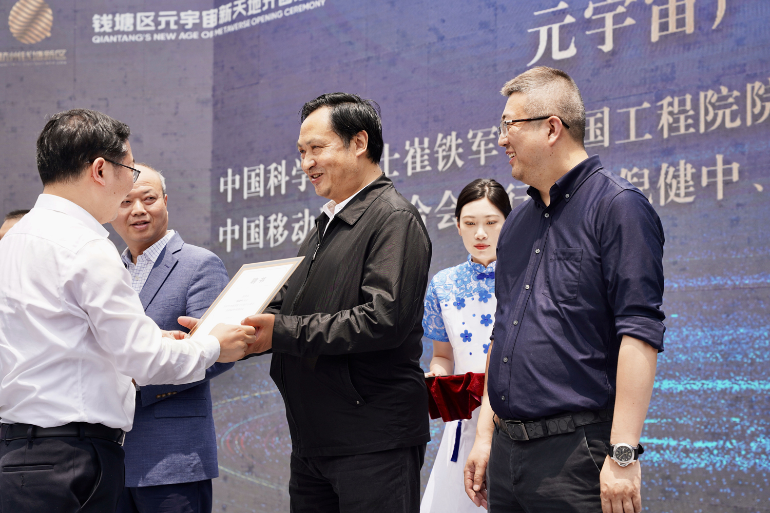 �Ї��Ƅ�ͨ��(li��n)�ϕ���(zh��)�Е��L�߽��г�ϯ���