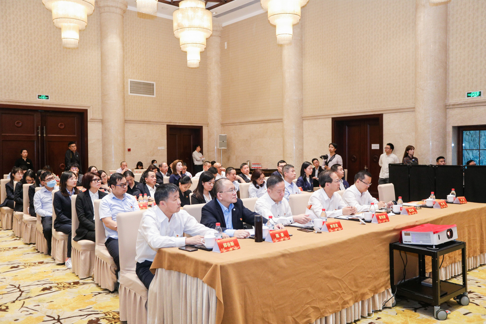 ��Ͷ�خa(ch��n)�������Cȯ�h���Y(ji��)���������Ӄxʽ�^��ϯ��(sh��)��