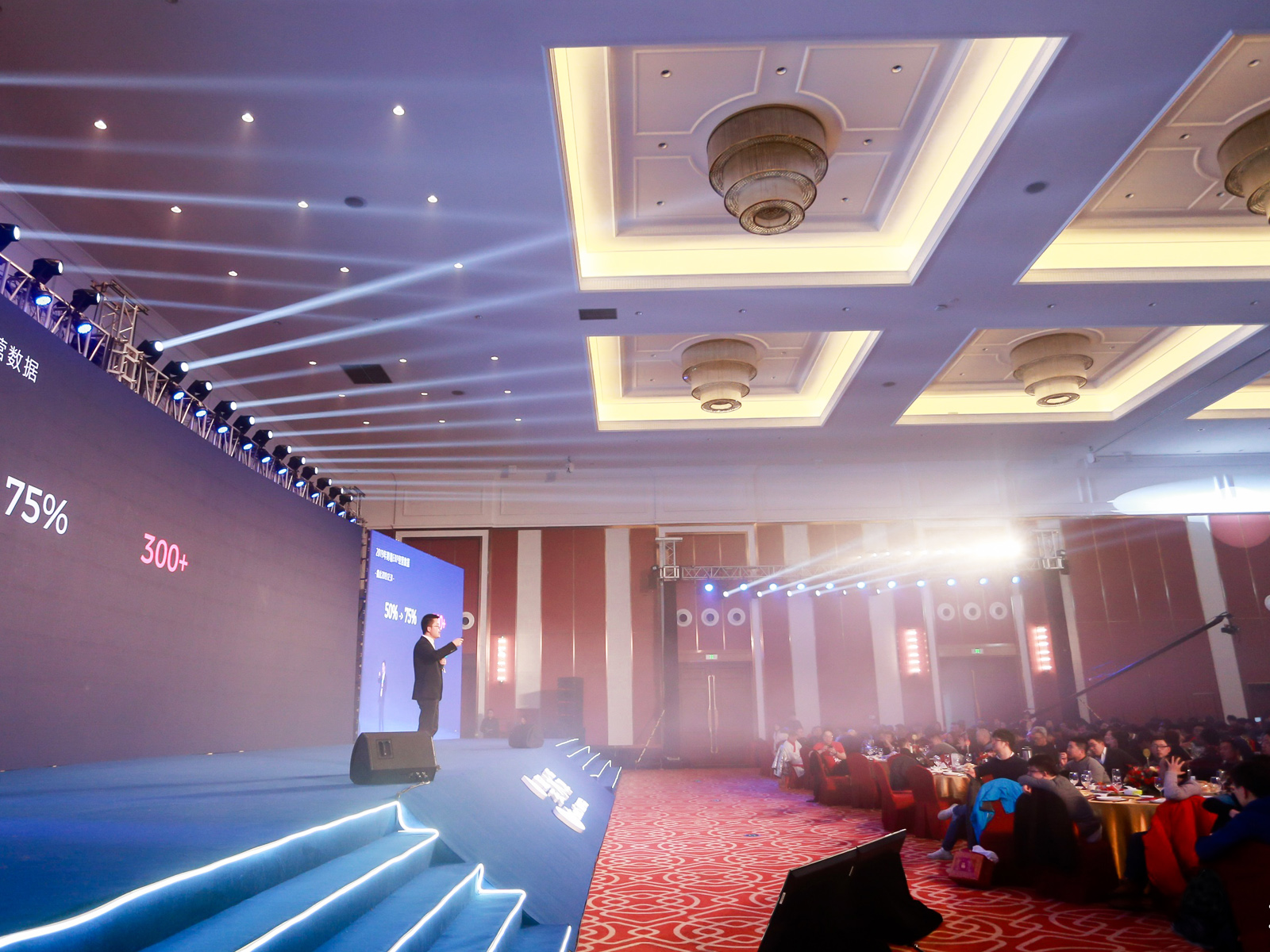 ��˾������ʮ����c���I(l��ng)��(d��o)���o