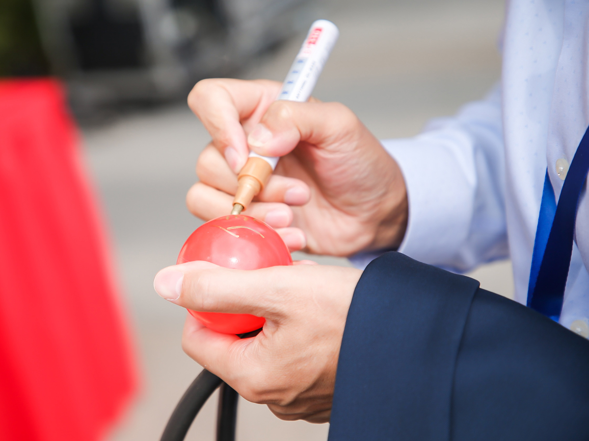 新穎的年會(huì)入場(chǎng)簽到形式