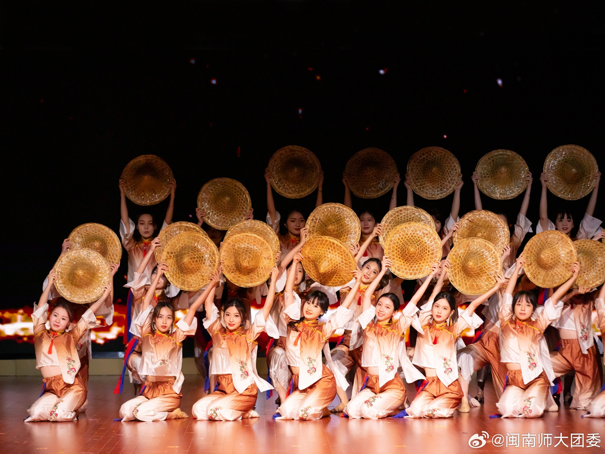 校共青團(tuán)文藝演出活動(dòng)