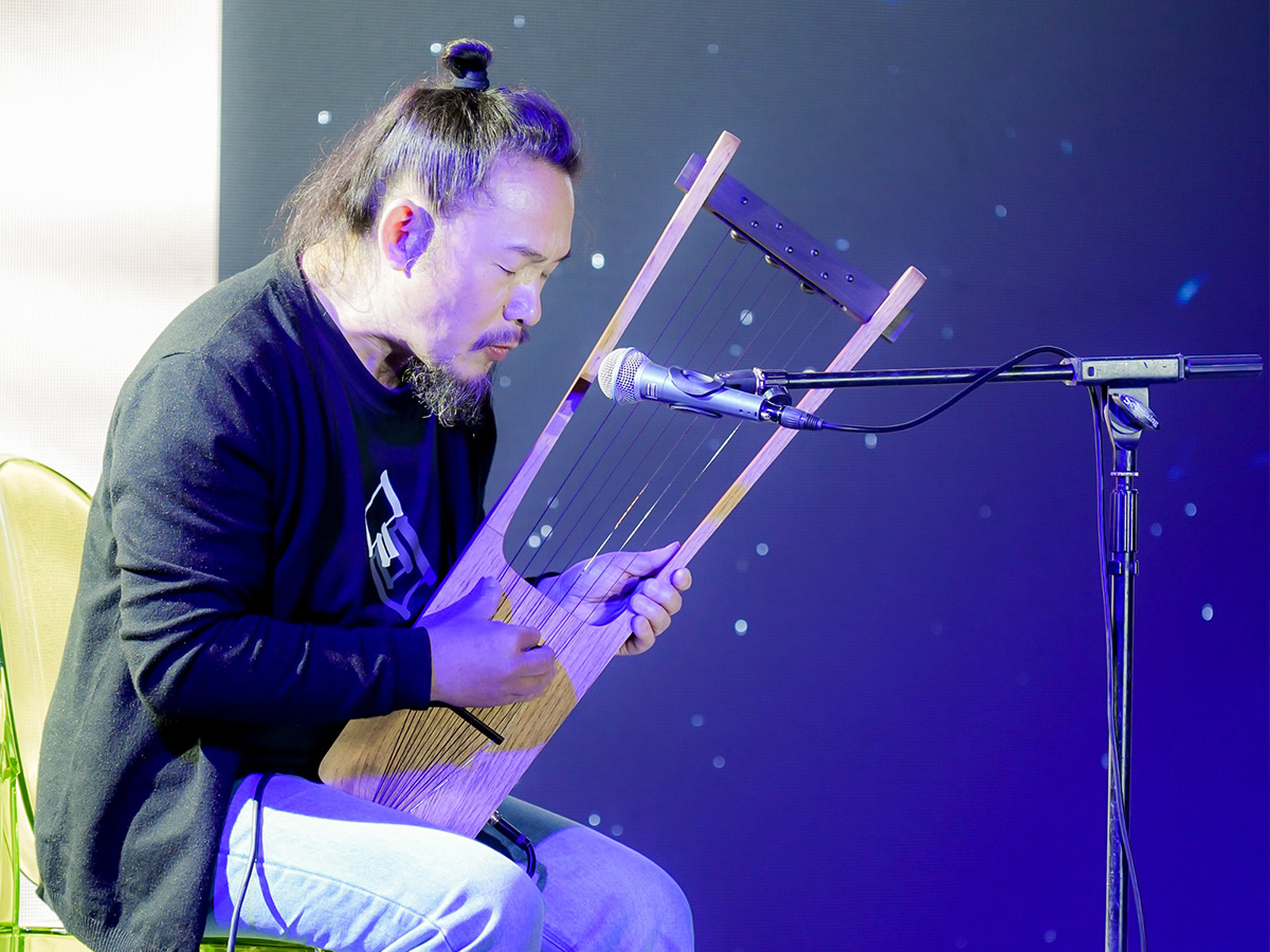 ��ɫ��(l��)�����{���๝(ji��)Ŀ