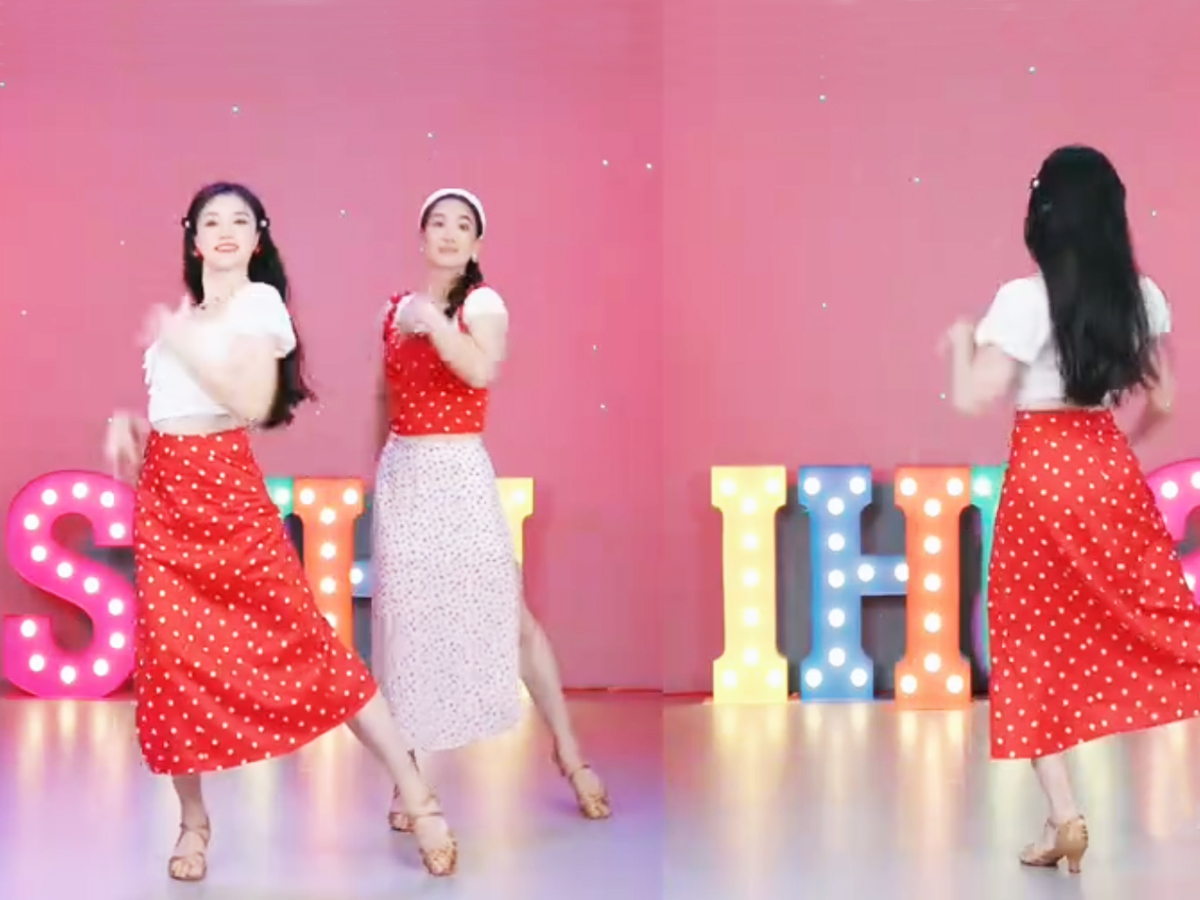 復(fù)古年會(huì)港風(fēng)舞蹈《初戀》