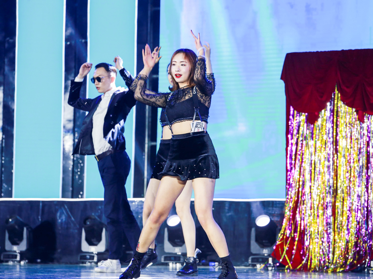 帶動(dòng)年會(huì)氣氛的舞蹈表演節(jié)目