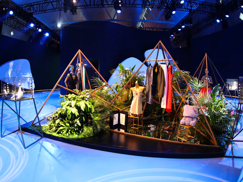 �ݳ�Ʒ�l(f��)����(hu��)�F(xi��n)��(ch��ng)��Ʒչʾ