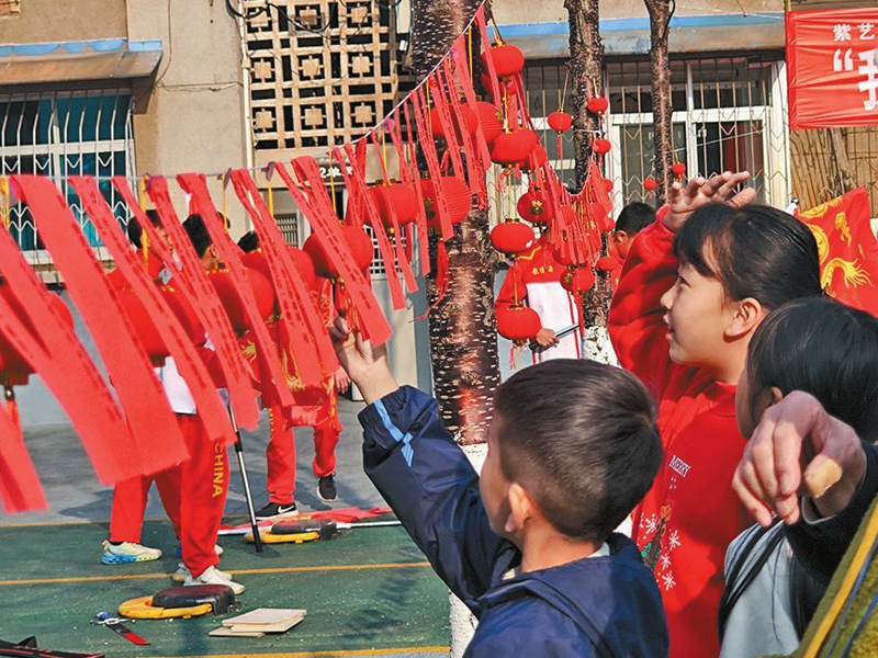 社區(qū)猜字謎活動現(xiàn)場